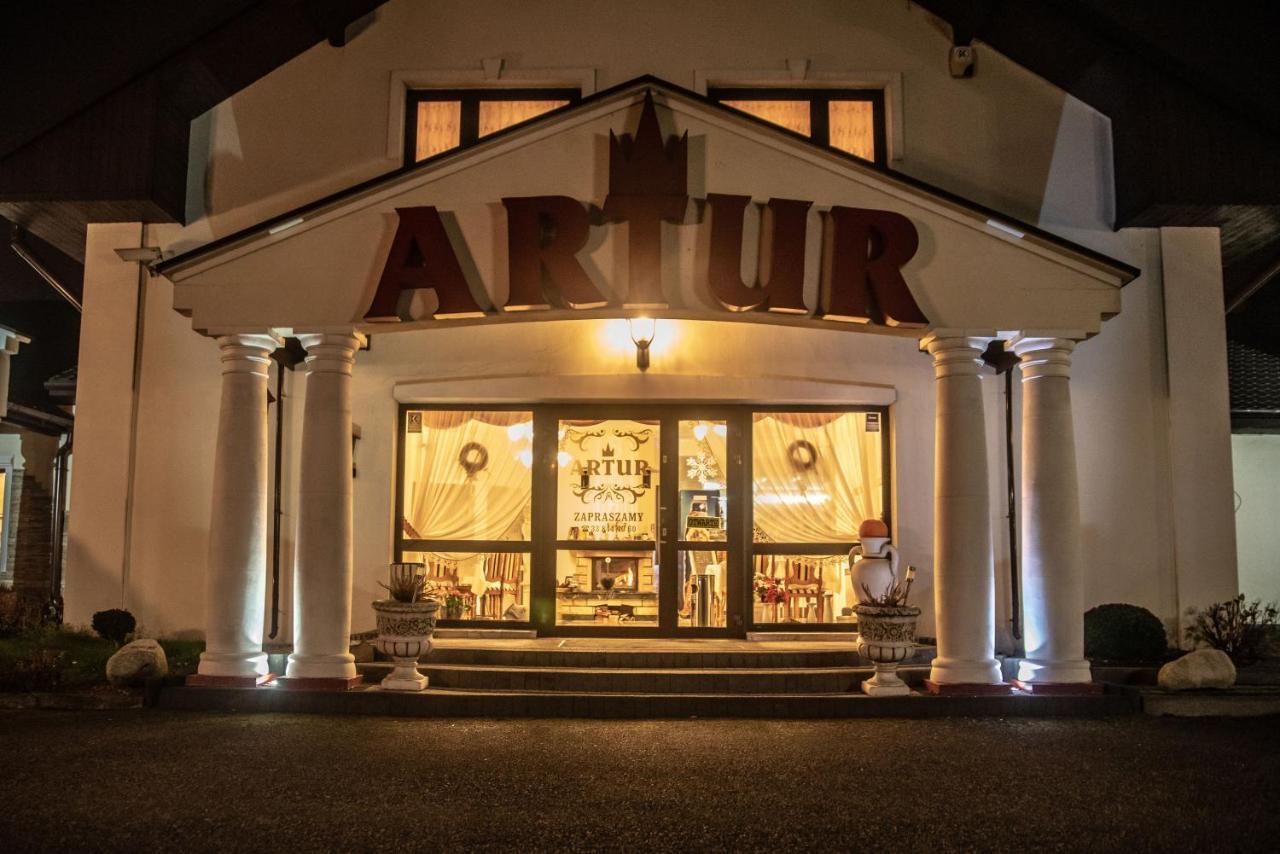 Hotel Artur Освенцим Экстерьер фото